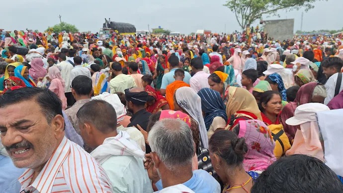 Hathras Satsang: Stampede after Satsang, 122 killed, policeman dies of heart attack after seeing dead bodies