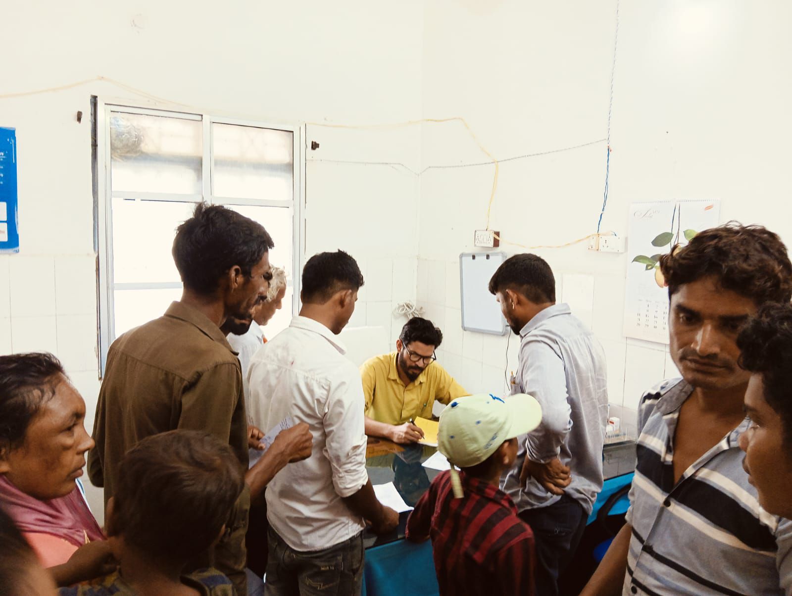 Balrampur Hospital: Here the number of patients increased in OPD, on the other hand 100 bed hospital depends on BMO